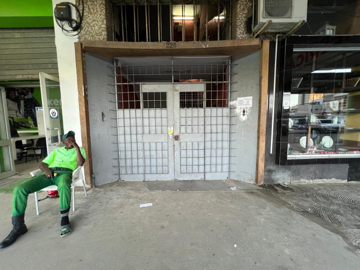 Africa Em Zona Comercial De Luanda Apartment Exterior photo