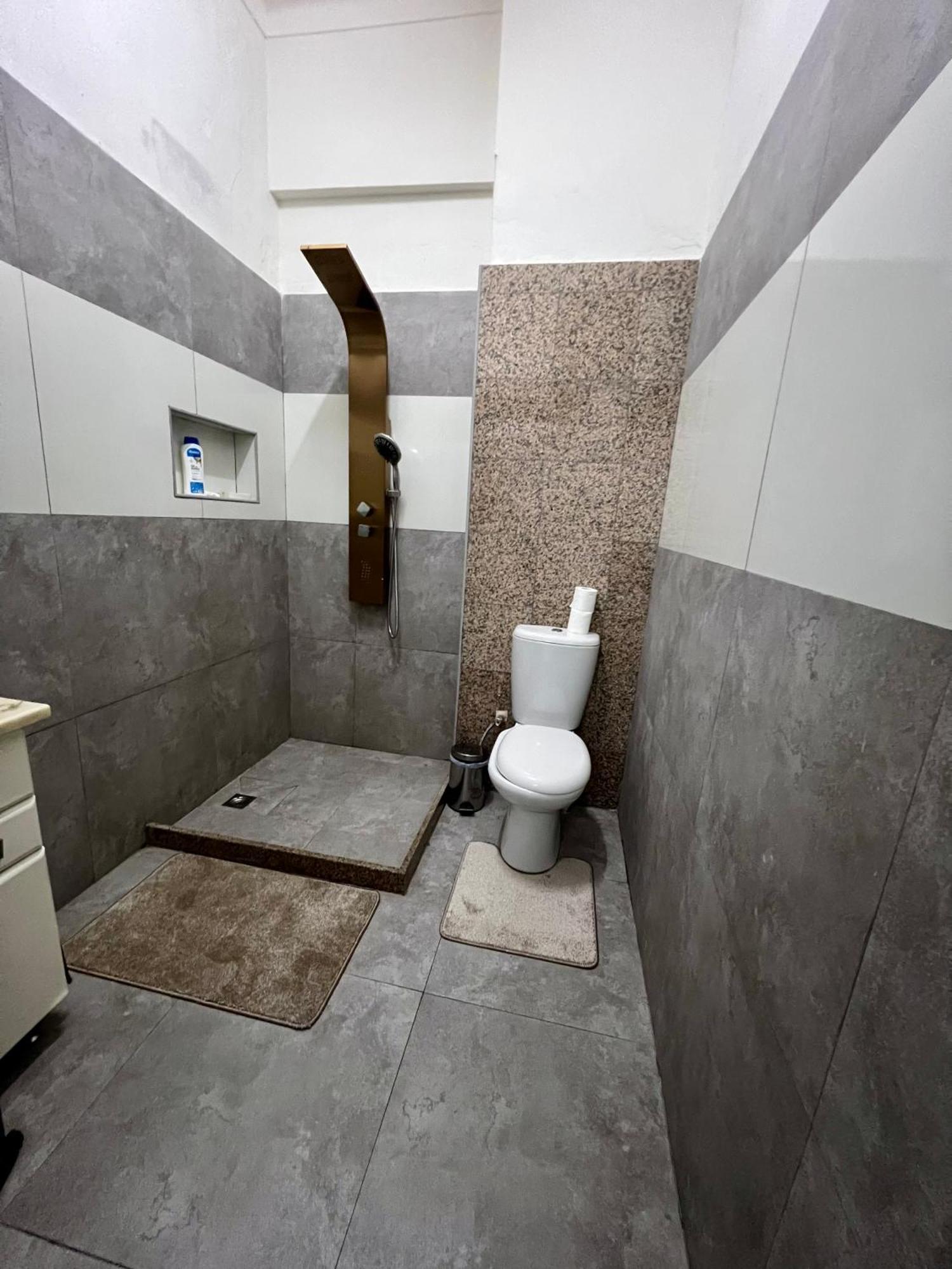 Africa Em Zona Comercial De Luanda Apartment Exterior photo